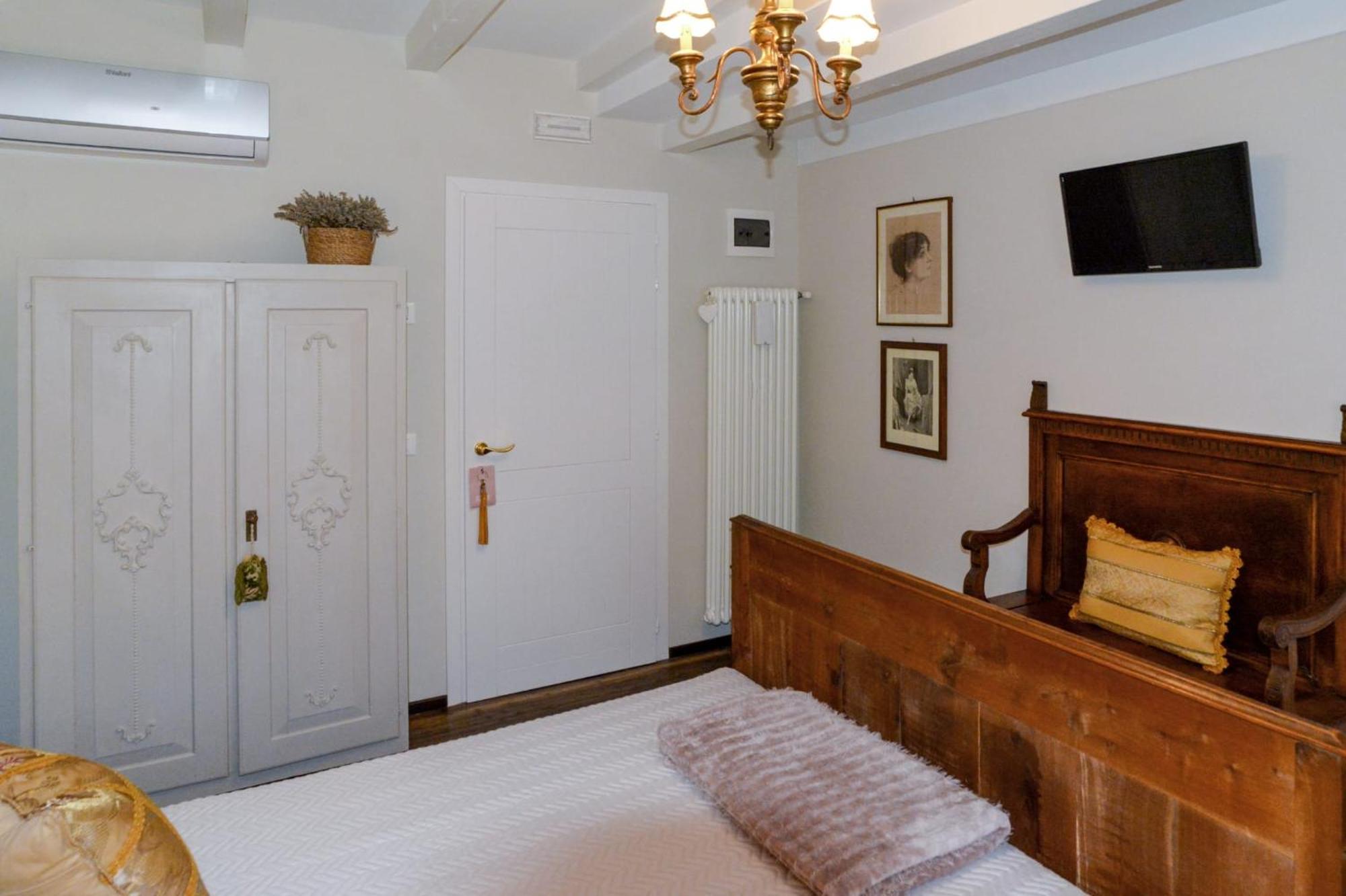 I Torretti Locazione Turistica, Ristorante, Lounge Bar Hotell Asolo Exteriör bild
