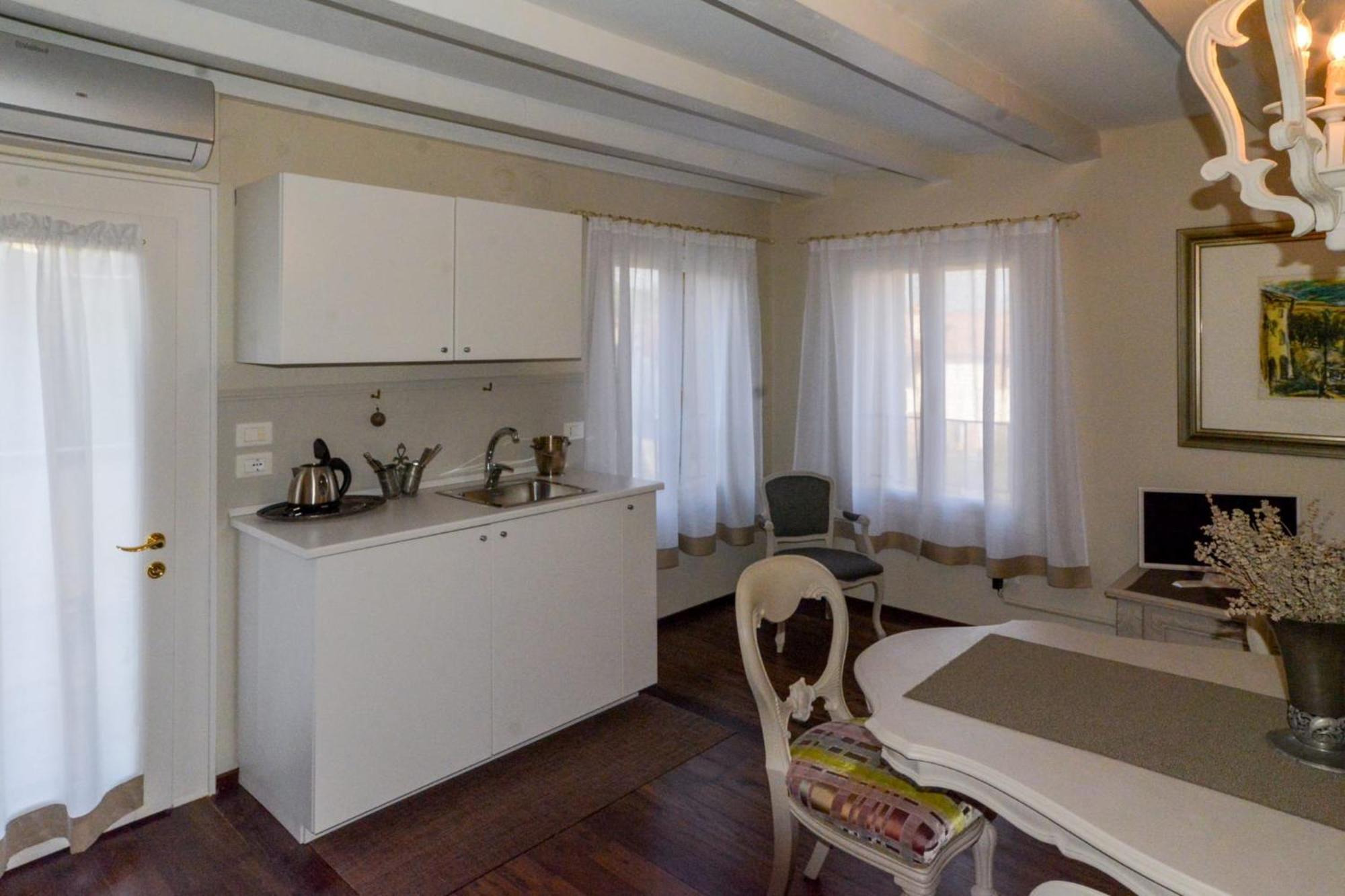 I Torretti Locazione Turistica, Ristorante, Lounge Bar Hotell Asolo Exteriör bild