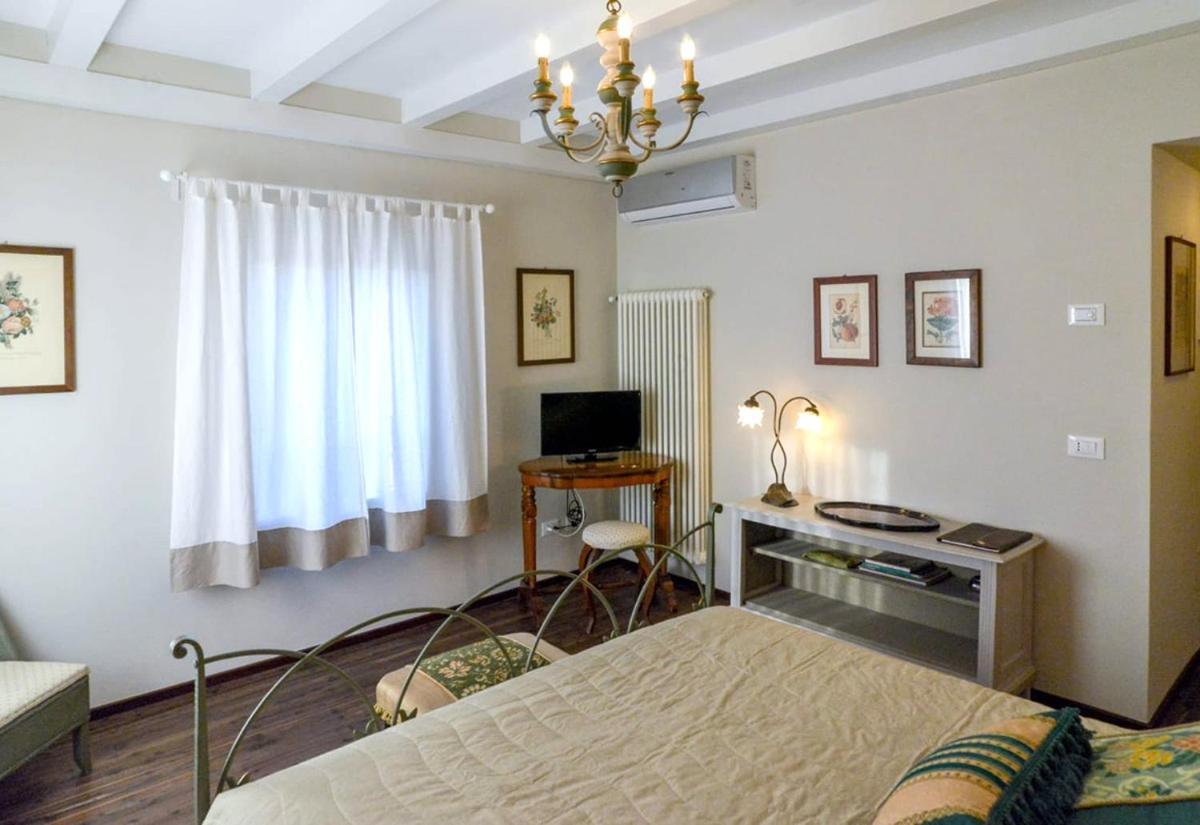 I Torretti Locazione Turistica, Ristorante, Lounge Bar Hotell Asolo Exteriör bild